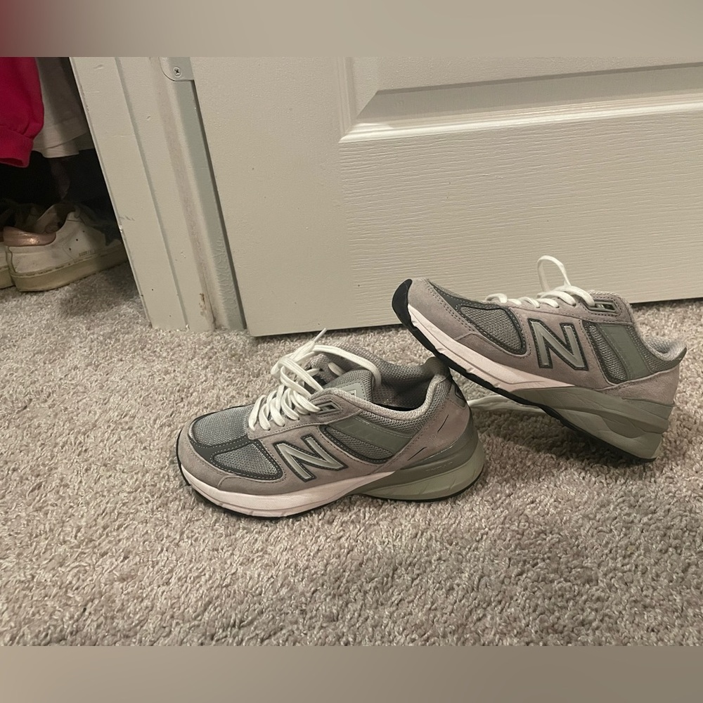 New Balance 990v5